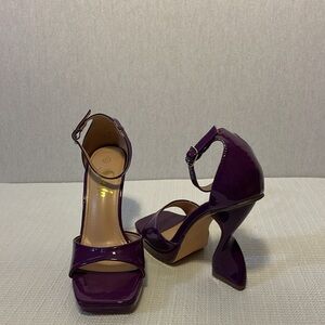 Sheln, buckle, strap, patent, high heel shoes. Size 5.5